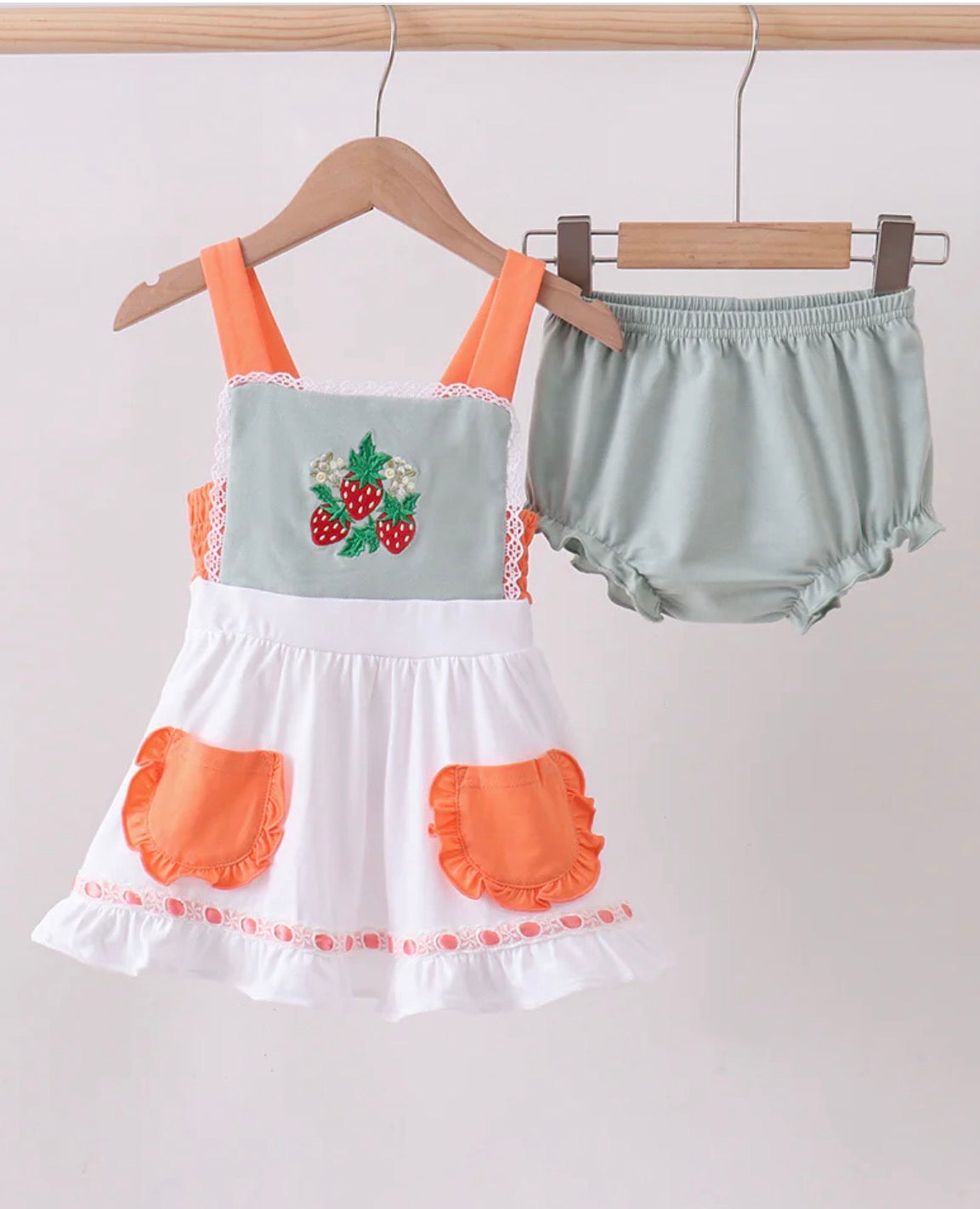 Berry Patch Bloomer Set